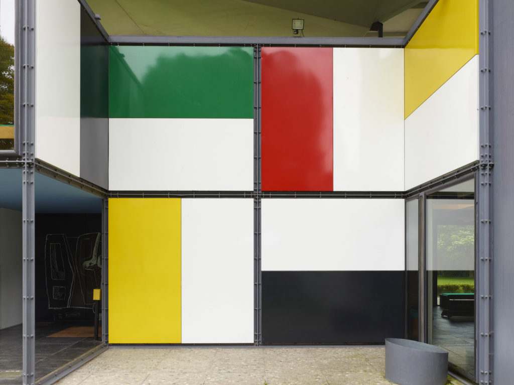 Mondrian-esque panels in primary colours